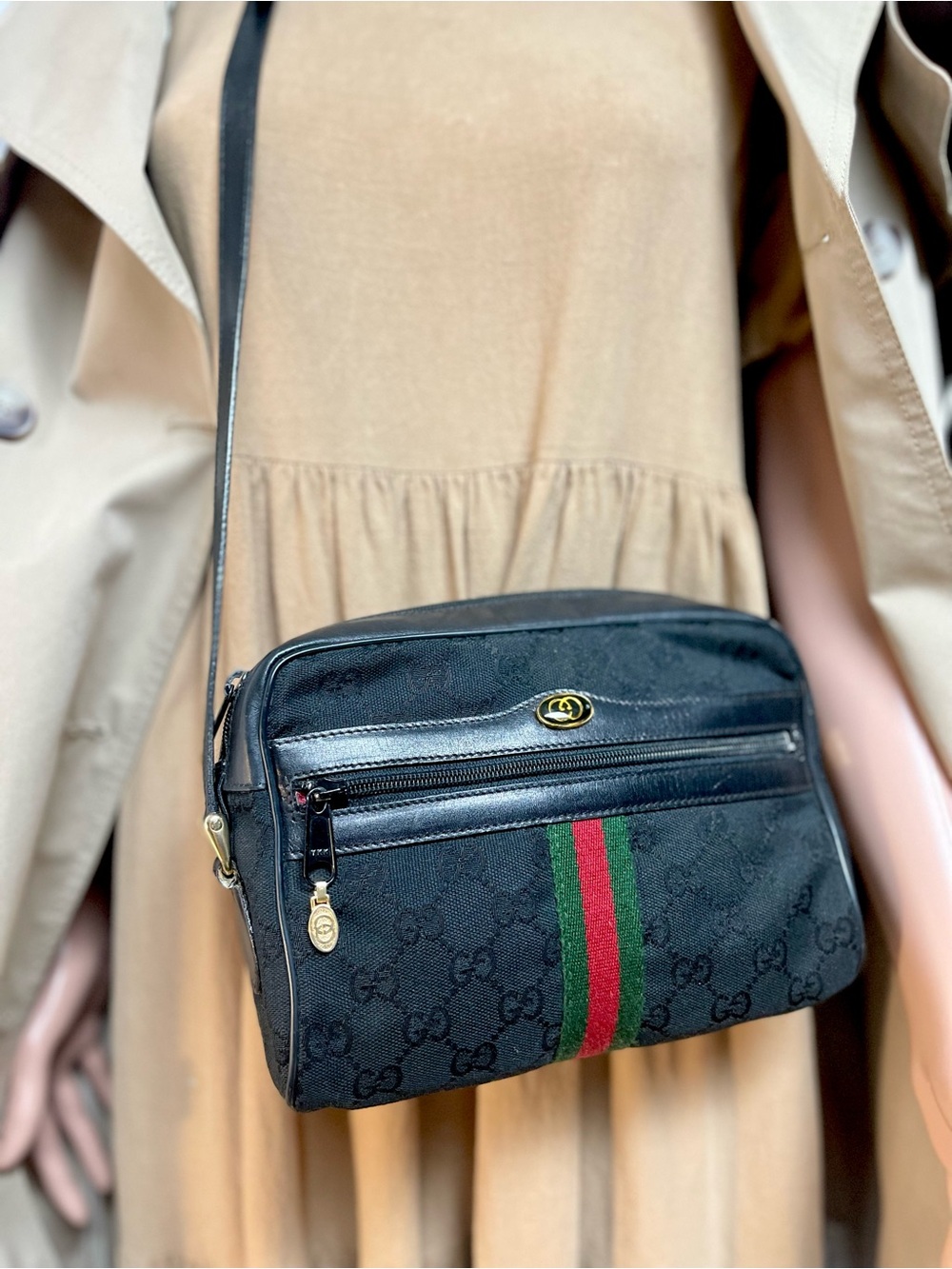 Authentic Gucci vintage web sherry line black crossbody bag